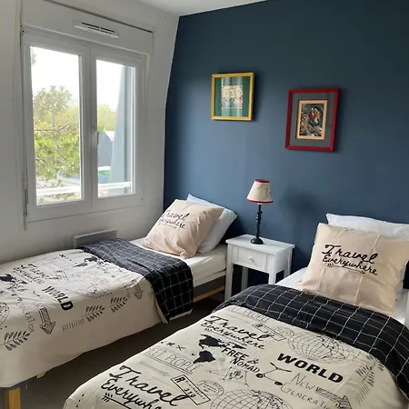 100 Metres De La * Jullouville-les-Pins